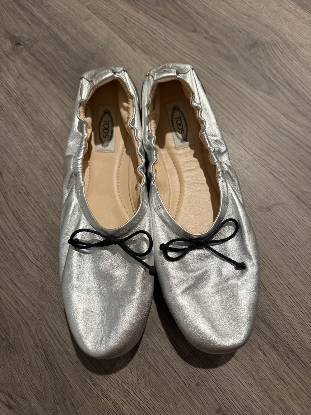 TOD'S Silver Leather Ballet Flats with Bow